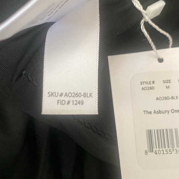 NWT Andie Swim The Asbury One Piece Women’s Size Medium Color: Black Classic - Picture 7 of 10